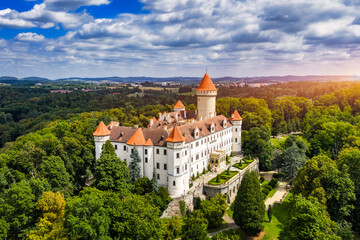 Obraz premium Magnificent Konopiste castle sits in Beneov, Central Bohemian, Czech Republic, Explore the stunning architecture of the Konopiste castle in Beneov, Central Bohemian, Czech Republic.