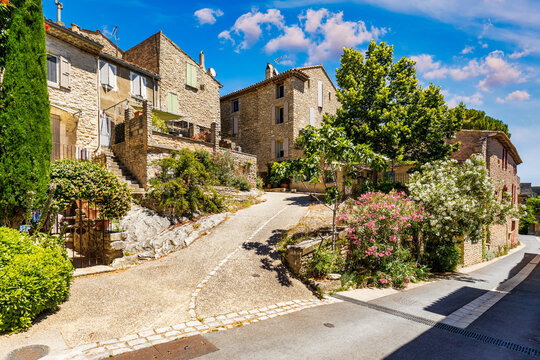 Goult is a small, charming village in Provence, France. Discover the stunning hilltop village of Goult in Provence on a sunny day. Ancient hilltop village of Goult, Provence, France.