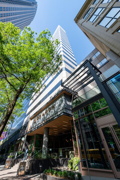 One Independence Center, 101 North Tryon Street, office building in uptown Charlotte, NC
