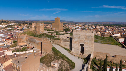 Naklejka premium Vista aérea del antiguo Alcazaba árabe del municipio de Guadix, España