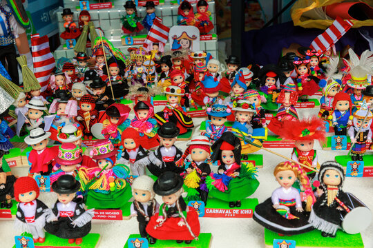 Toritos of Pucara, Handicrafts and gifts from Puno, Peru