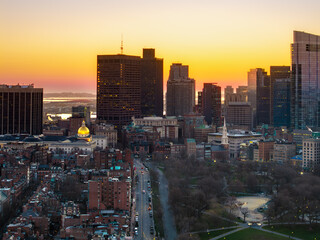 Fototapeta premium Boston skyline sunrise over Boston Common aerial