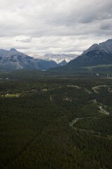 Obraz premium Landscape View of Banff National Park on a Cloudy Summer Day with a Blue Sky