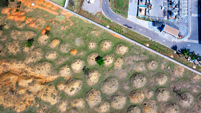 Murundu fields are geomorphological formations, with small convex mounds of earth up to 20 meters in diameter as groundwater recharge areas, they are threatened with extinction. Bras&iacute;lia, 2025