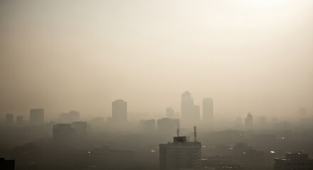 Obraz premium Cityscape shrouded in thick smog and haze