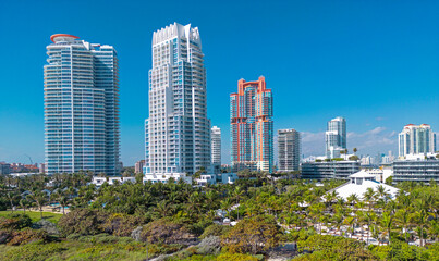 Fototapeta premium Miami Beach city aerial view. Miami ocean shore. Miami coastal cityscape. Miami Beach downtown.