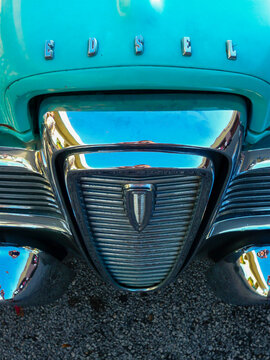 Front grille of a 1958 Ford Edsel