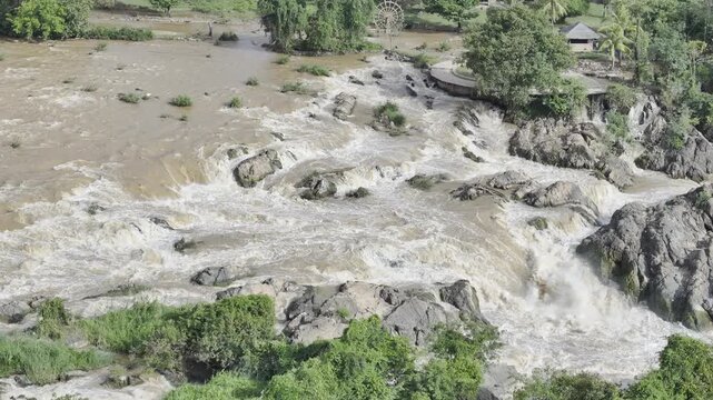 Khone Phapheng Falls, located on the Mekong River in Laos, is renowned as the widest waterfall in the world ( HLG mode)