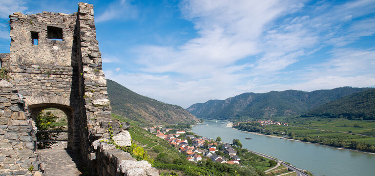Panoramic view of Spitz an der Donau and the Danube river from the medieval Ruine Hinterhaus in the Wachau Valley, Austria