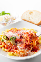 Fototapeta premium パスタとベーコンのトマトソース