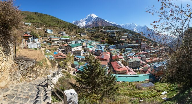 Namche Bazar Bazaar mount Thamserku mount Thamserku