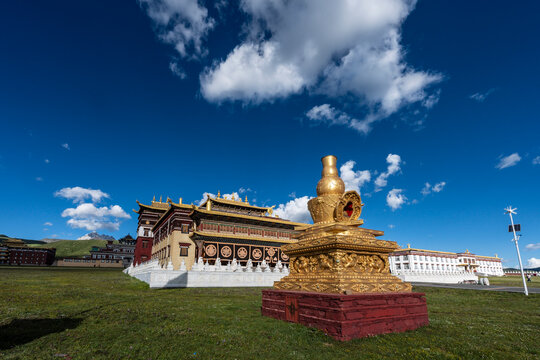Muya Temple, Buddhist complex, Tagong (Lhagang), Garz&ecirc; Tibetan Autonomous Prefecture, Sichuan,  China