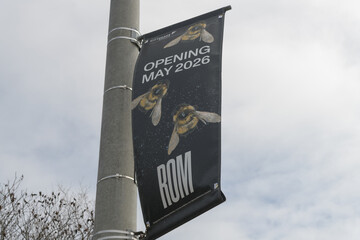 Naklejka premium pole mounted projecting banner for ROM exhibit on Bees in Toronto