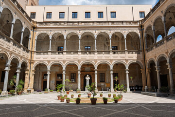 Obraz premium Internal courtyard of the Central Library of the Sicilian Region 