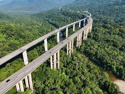Rodovia dos Imigrantes - aerial view of the viaducts crossing the Rodovia dos Imigrantes, which connects S&atilde;o Paulo to Santos
