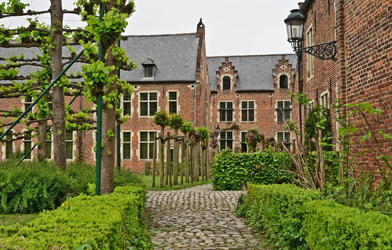 Lovanio (Leuven), case, strade e costruzioni dell'antico Beghinaggio (Groot Begijnhof Leuven), Fiandre,  Belgio