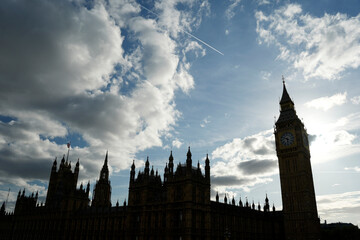 Obraz premium Silhouette backlight at sunset of London Famous Westminster uk landmark