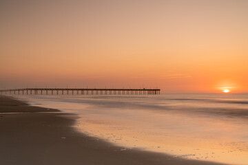 Obraz premium landscape view of Springmaid Beach and pier at the south end of Myrtle Beach's Grand Strand