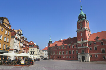 Fototapeta premium The Royal Castle and Castle Square in the historic Old Town of Warsaw, Poland