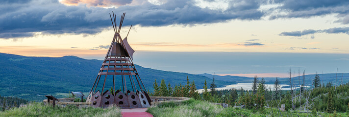 Tipi Monument Panorama overlooking St. Mary Lake © davidmarx