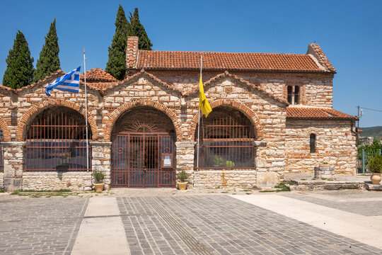 Street and building at town of Arta, Epirus, Greece