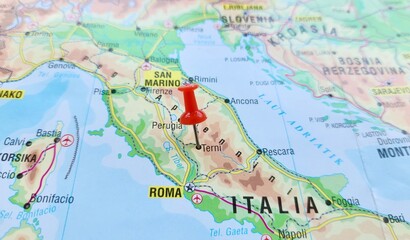 Naklejka premium View of Terni, is a city in the southern portion of the region of Umbria, in Central Italy, on a geographical map of Europa, marked with red push pin