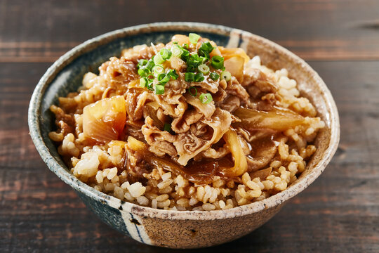 カルビ丼」の写真素材 | 55,439件の無料イラスト画像 | Adobe Stock