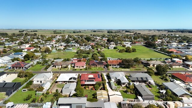 Millicent, South Australia: 4K aerial drone image of Rotunda Parklands, residential houses, estates, streets, traffic and regional town landscape