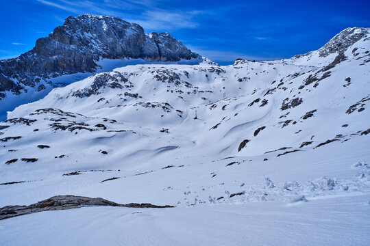 Dachstein glacier ideal for ski-alp and ski-touring