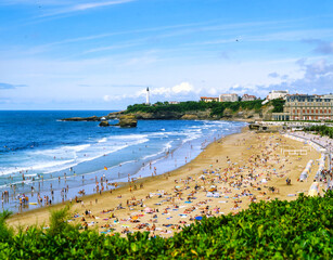 La grande plage de Biarritz en saison, photo en pellicule positive 120 © Lenaick