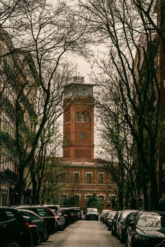 Edificio arabe en la ciudad de madrid