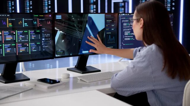 Systems Engineer Efficiently Monitors Servers