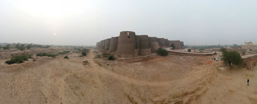 Derawar Fort Landmark in Bahawalpur &ndash; Cultural Heritage of Pakistan Desert