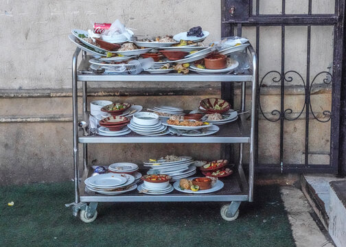 Benutztes Geschirr, Wagen, Restaurant, Luxor, &Auml;gypten
