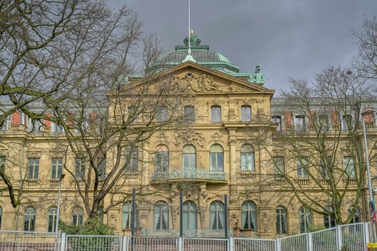 Erbgro&szlig;herzogliches Palais, Bundesgerichtshof BGH, Herrenstra&szlig;e, Karlsruhe, Baden-W&uuml;rttemberg, Deutschland