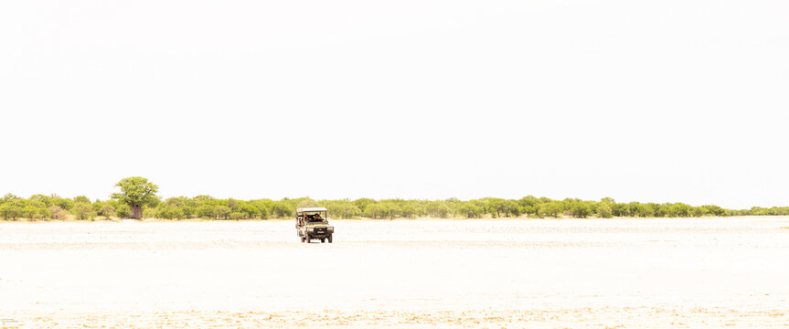 safari vehicle, Makgadikgadi Park, Botswana, Africa