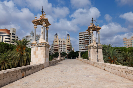 The Puente del Mar bridge in Valencia, Spain
