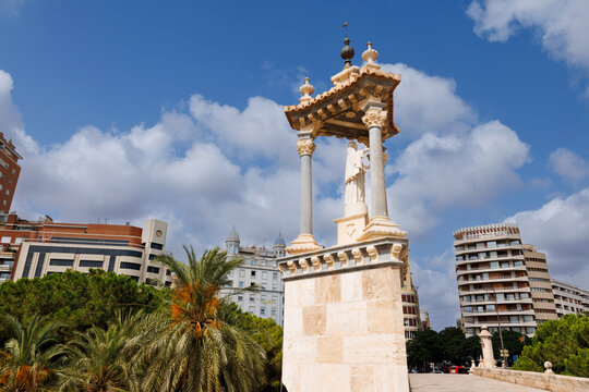 The Puente del Mar bridge in Valencia, Spain