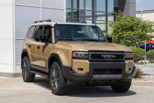 Toyota Land Cruiser Hybrid display. Toyota offers the Land Cruiser with an i-Force Max 2.4L 4-Cylinder Turbo engine. MY:2026