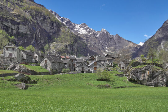 traditional Village of Sonlerto,Val Bavona,side Valley of Valle Maggia,Ticino Canton,Switzerland