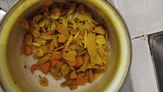Sliced Turmeric and Ginger for Traditional Jamu

