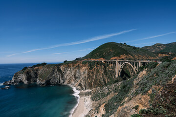 Bixby Creek Bridge and Big Sur Cliffs from Overlook Viewpoint © 愚生 覃