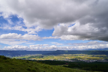 Fototapeta premium 熊本県 阿蘇パノラマラインの景色