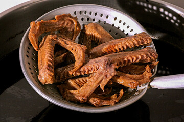 Braised duck wings are a delicious Taiwanese dish.