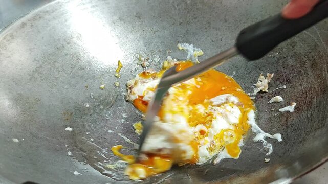 Stir-fried zucchini with chicken eggs