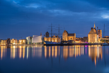 Hafen von Stralsund zur Blauen Stunde am Abend  © riebevonsehl