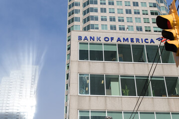 Fototapeta premium facade of Brookfield Place with Bank of America sign at 181 Bay St, Toronto