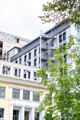 Obraz premium A new residential complex consisting of apartments or condominiums in Tashkent, Uzbekistan. Concept: residential living in multi-apartment buildings