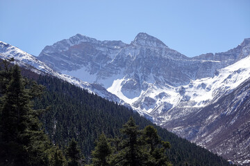 Fototapeta premium Rugged Alpine Peaks In Clear Winter Light