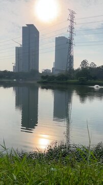 danau sebelah taman ditengah kota tangarang indonesia